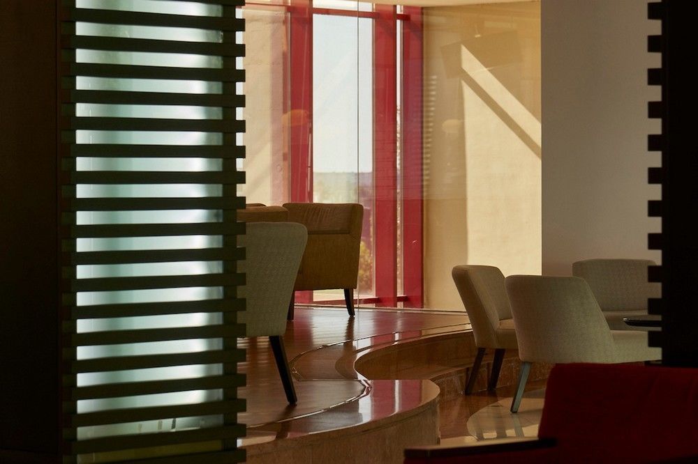 Hotel Coimbra Aeminium, Affiliated By Melia Интерьер фото